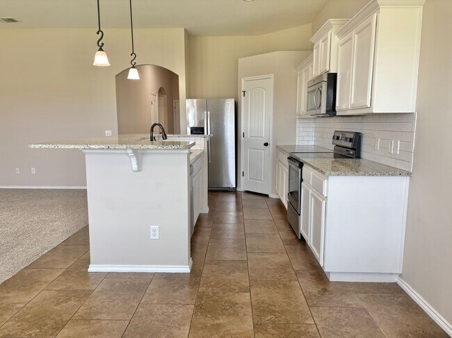 Building Photo - 709 SW 149th Pl