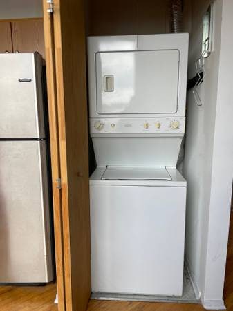 Building Photo - 2911 N Western Ave