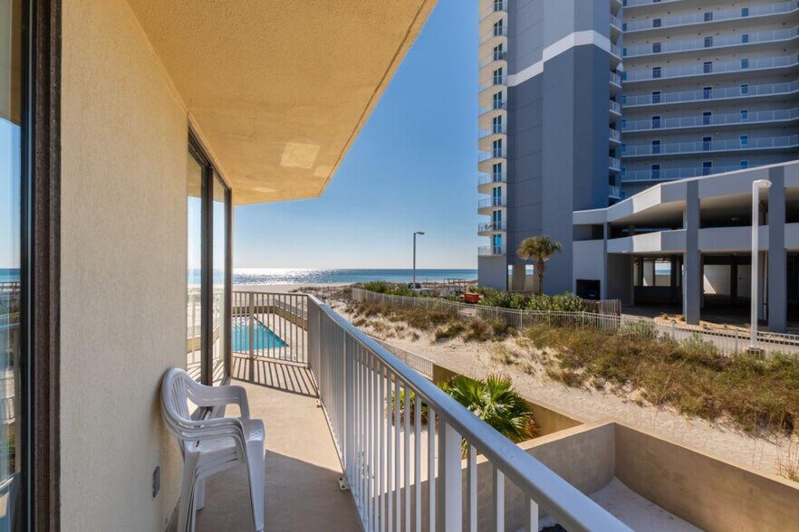 Building Photo - 505 E Beach Blvd