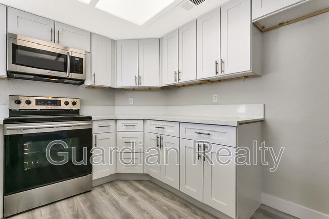 Building Photo - 6250 W Flamingo Rd