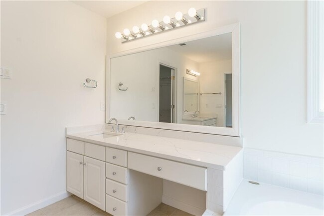 Building Photo - 3272 Pomarine Ln NW