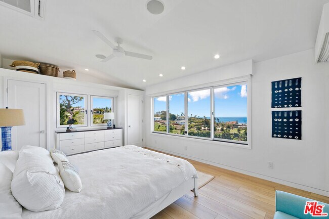 Building Photo - 6817 Seawatch Ln