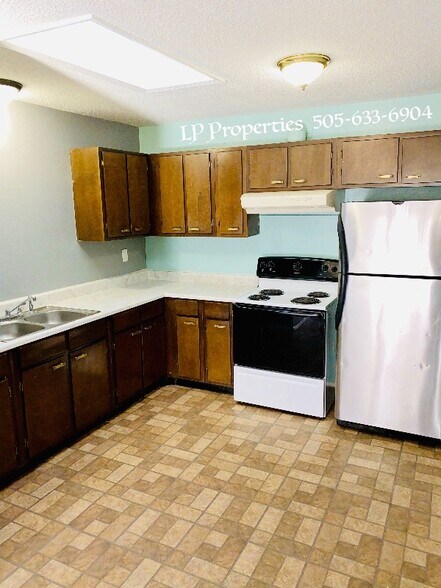 Building Photo - 12113 Oriente Ave NE