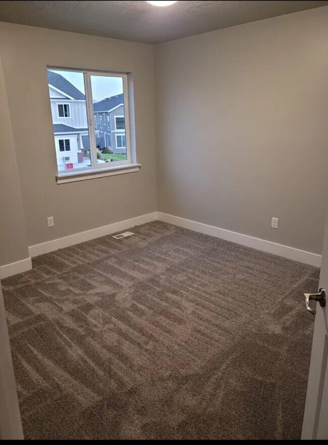 Building Photo - 1048 W 1860 S