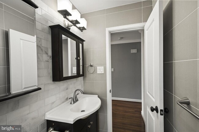 Building Photo - 6313 Tone Dr