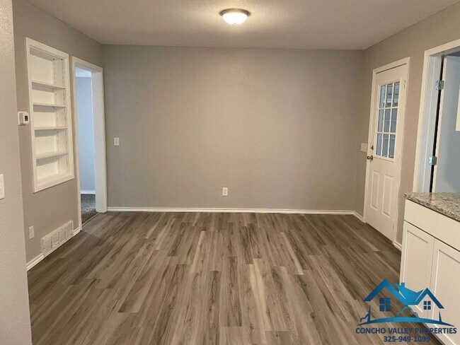 Building Photo - 1225 Kenwood Dr