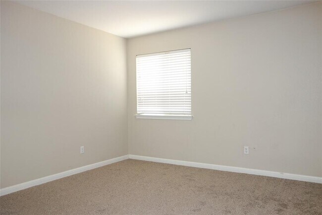 Building Photo - 108 Lavaca Loop