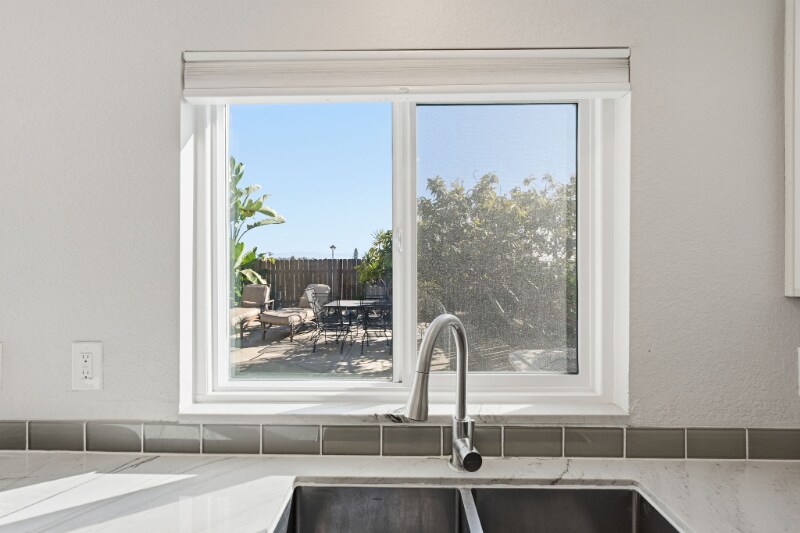 Building Photo - 1727 Avenida Alta Mira