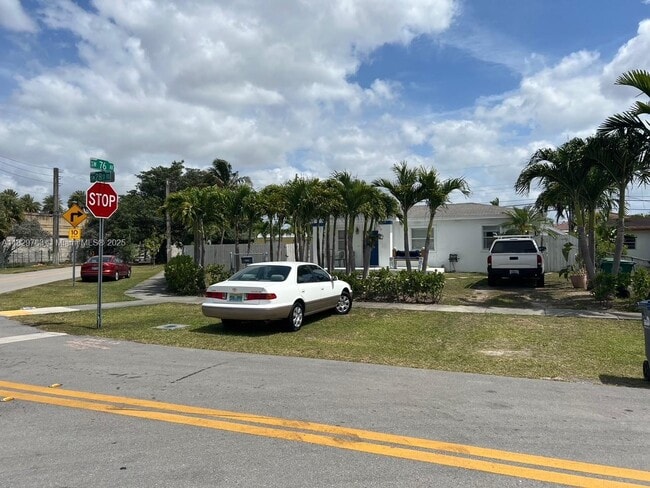 Building Photo - 7595 SW 28th Street Rd