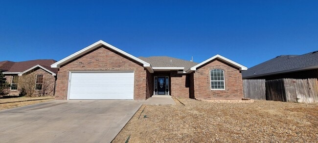 Building Photo - NEWER HOME ON QUIET STREET