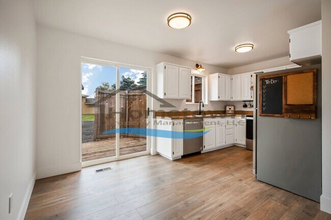 Building Photo - 1804 E Coeur D Alene Ave