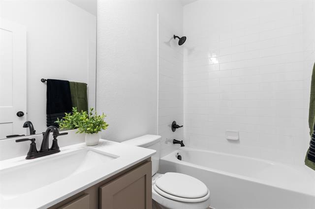 Building Photo - 1206 Falls Rush Wy