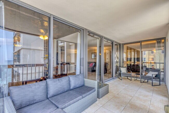 Building Photo - 5380 N Ocean Dr