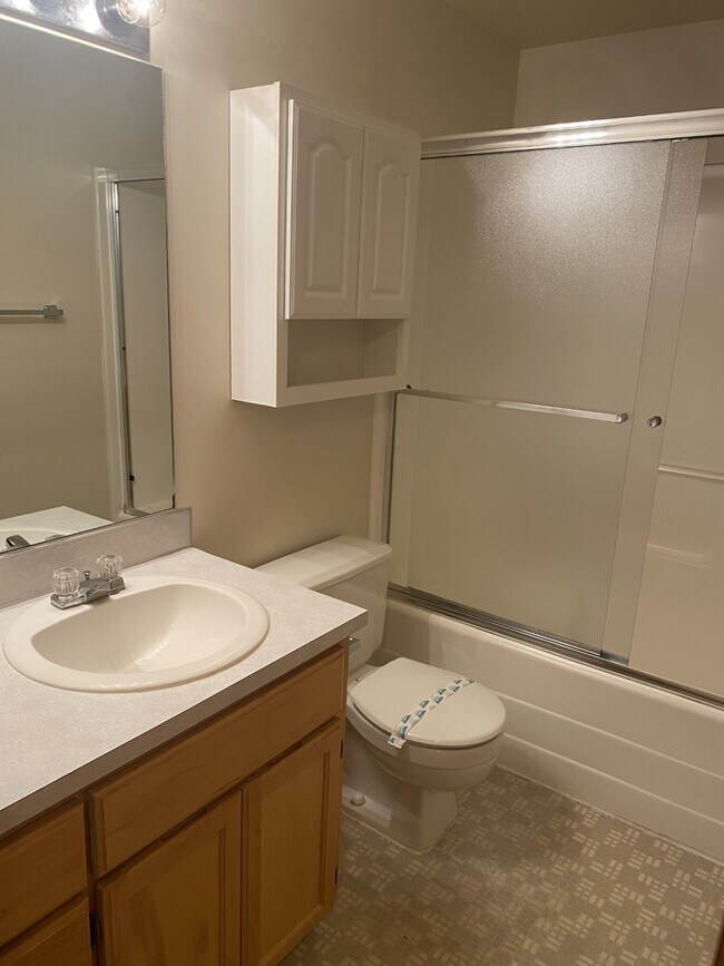 Building Photo - 1465 Woodside Ct SE