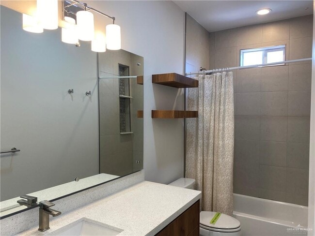 Building Photo - 17 Toni Ln