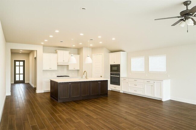Building Photo - 15814 Wild Rose Bnd Dr