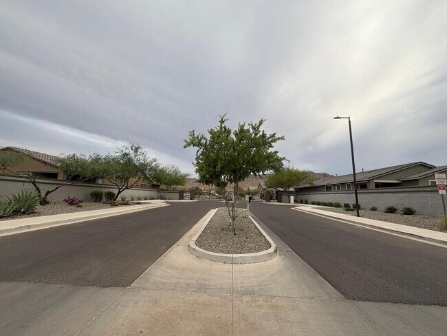 Building Photo - 1649 W la Mirada Dr