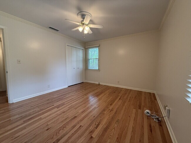 Building Photo - Modern Comforts with Granite & Hardwood Finishes!" 3 Bedroom 2 bath home.