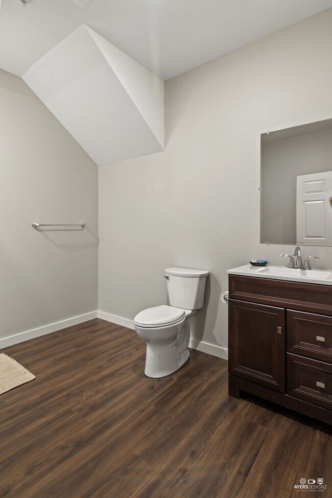 Building Photo - FURNISHED EXECUTIVE RENTAL