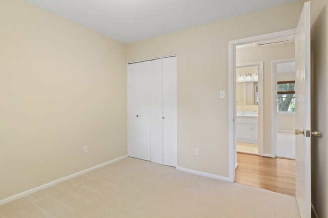 Building Photo - 2527 Swift Run St