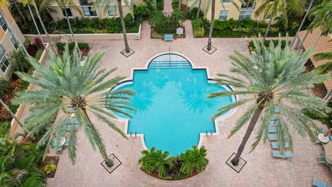 Building Photo - 630 S Sapodilla Ave