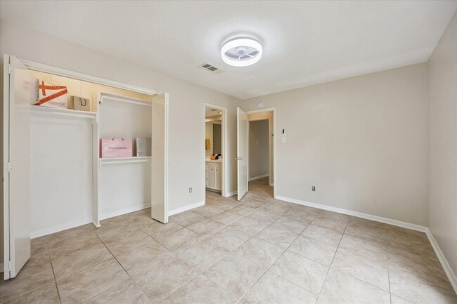 Building Photo - 8018 Cobblefield Ln