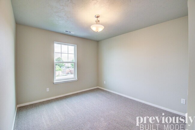 Building Photo - Stunning 3 Bed, 2.5 Bath Home in Spokane Valley! *HOLIDAY SPECIAL: $1,000 OFF!*