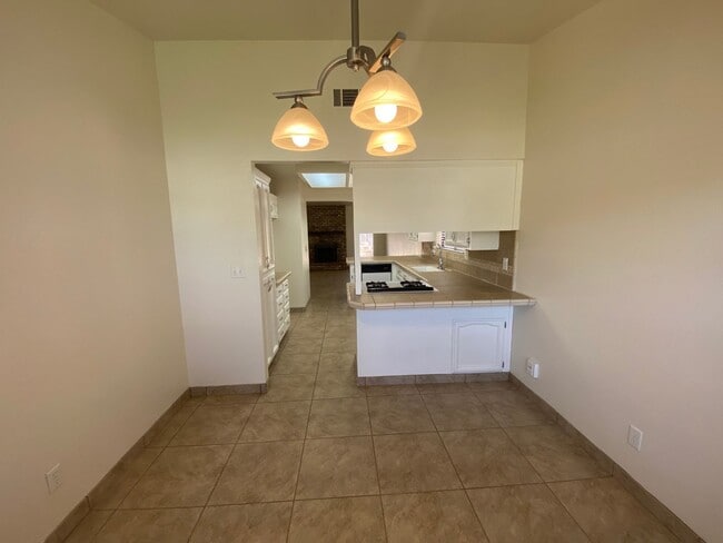 Building Photo - SW Visalia Home coming soon!