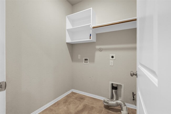 Building Photo - 8903 Lost Castle Wy