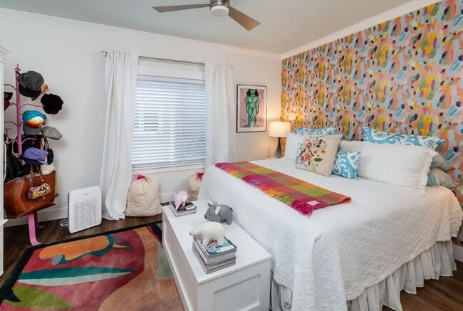 Building Photo - 61211 Fairfield Dr