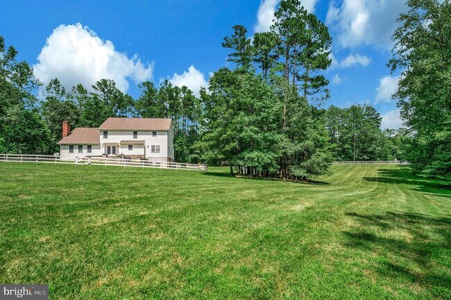 Building Photo - 8 Wilderness Ct