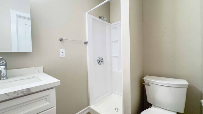 Building Photo - DL Georgia