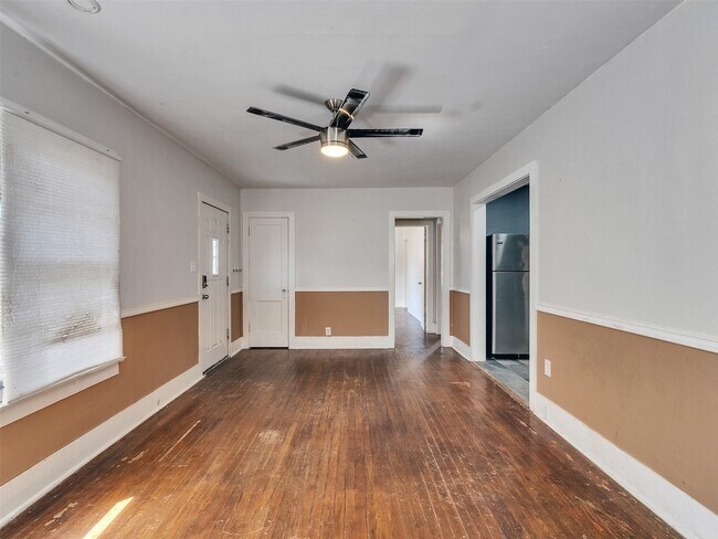 Building Photo - 5224 Bernardo De Galvez Ave