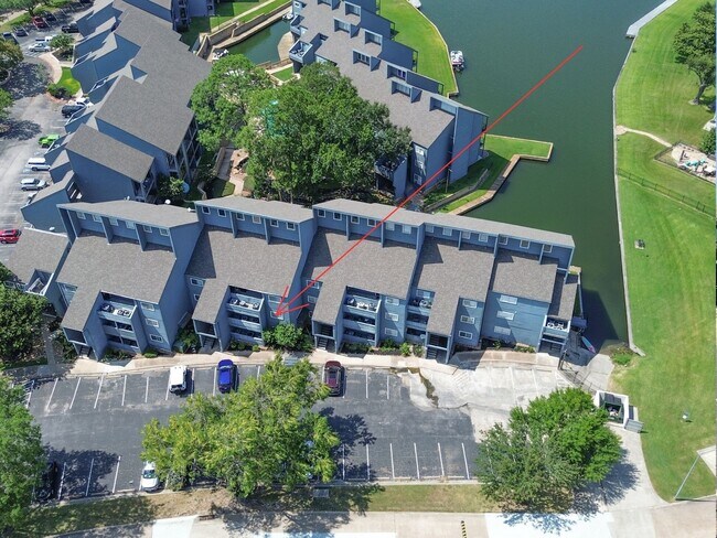 Building Photo - 12500 Melville Dr