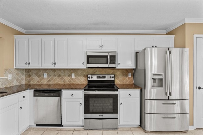 Building Photo - 229 Nicklaus Ct