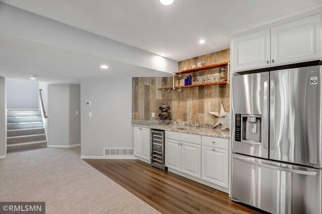 Building Photo - 14888 Pondview Cir