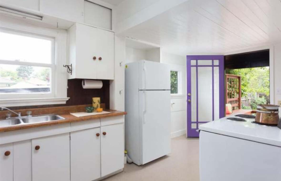 Kitchen - 2709 McGee Ave