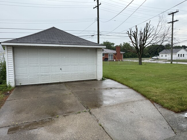 Building Photo - 22538 Raven Ave
