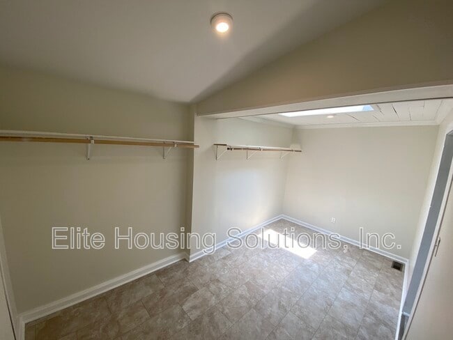 Building Photo - 4672 W Lee Hwy