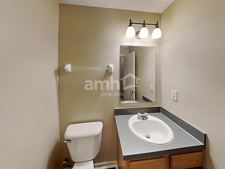 Building Photo - 7901 Chapel Stone Rd