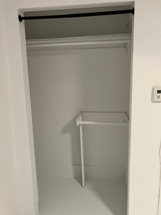 Building Photo - 622 N La Fayette Park Pl