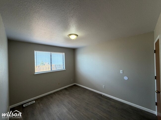 Building Photo - 5606 Mt Clemens Way