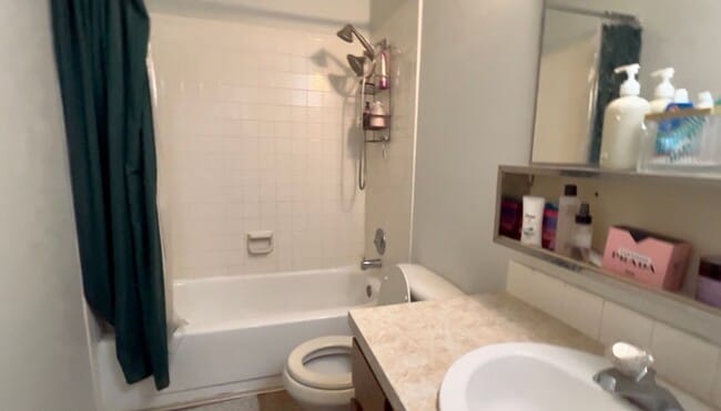 Building Photo - Adorable Condo in West Fort Collins