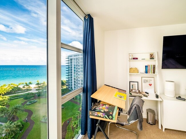 Building Photo - 10275 Collins Ave