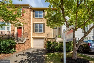 Building Photo - 4234 Fox Lake Dr