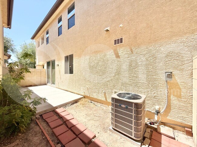 Building Photo - 9218 W Meadow Dr