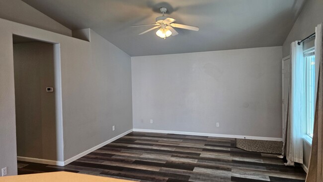 Building Photo - Perfect home in a perfect location in Nampa!