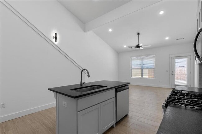 Building Photo - 717 Sun Meadows Loop