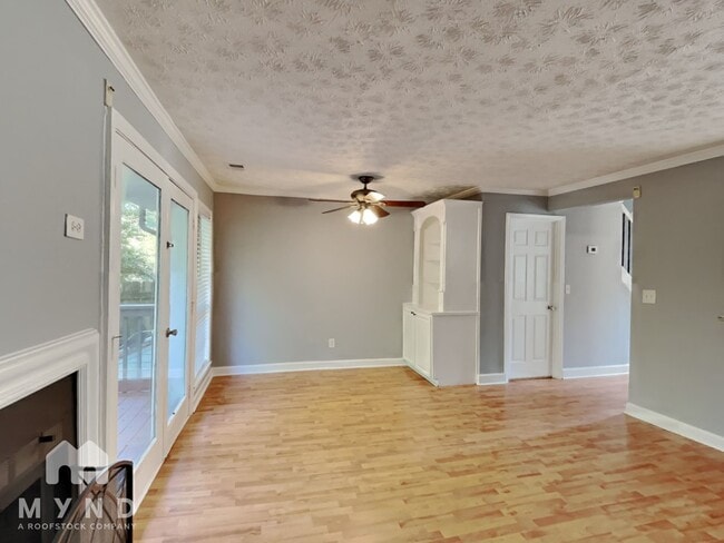 Building Photo - 3588 Kennesaw Station Dr