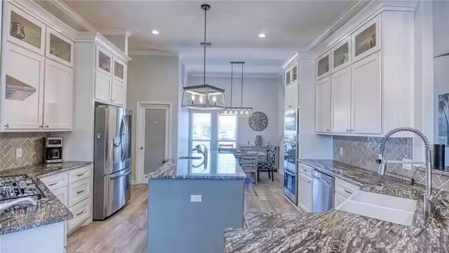 Building Photo - 13829 Laffite Dr